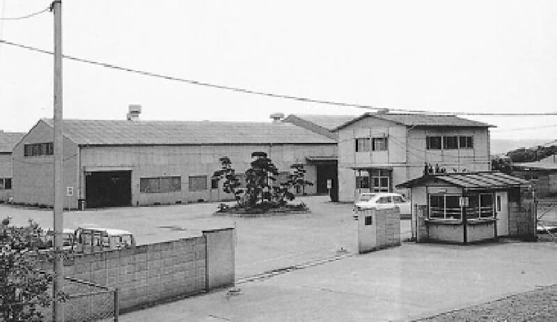 1967年 千葉県木更津市に千葉工場を新設
